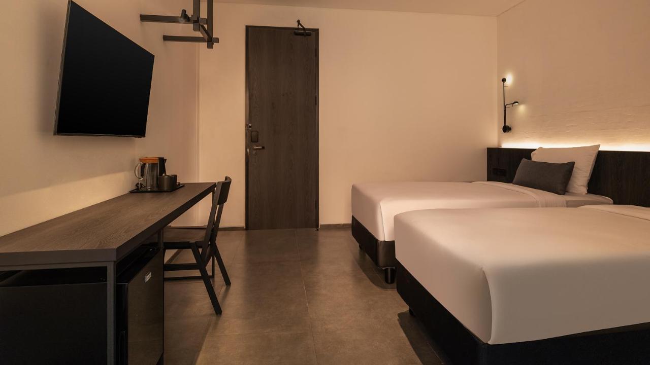 Rez Hotel Semarang Luaran gambar