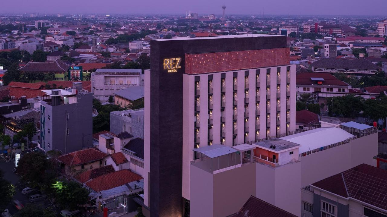 Rez Hotel Semarang Luaran gambar