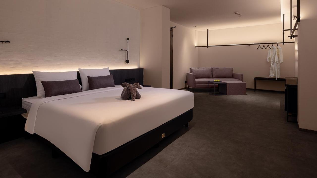Rez Hotel Semarang Luaran gambar